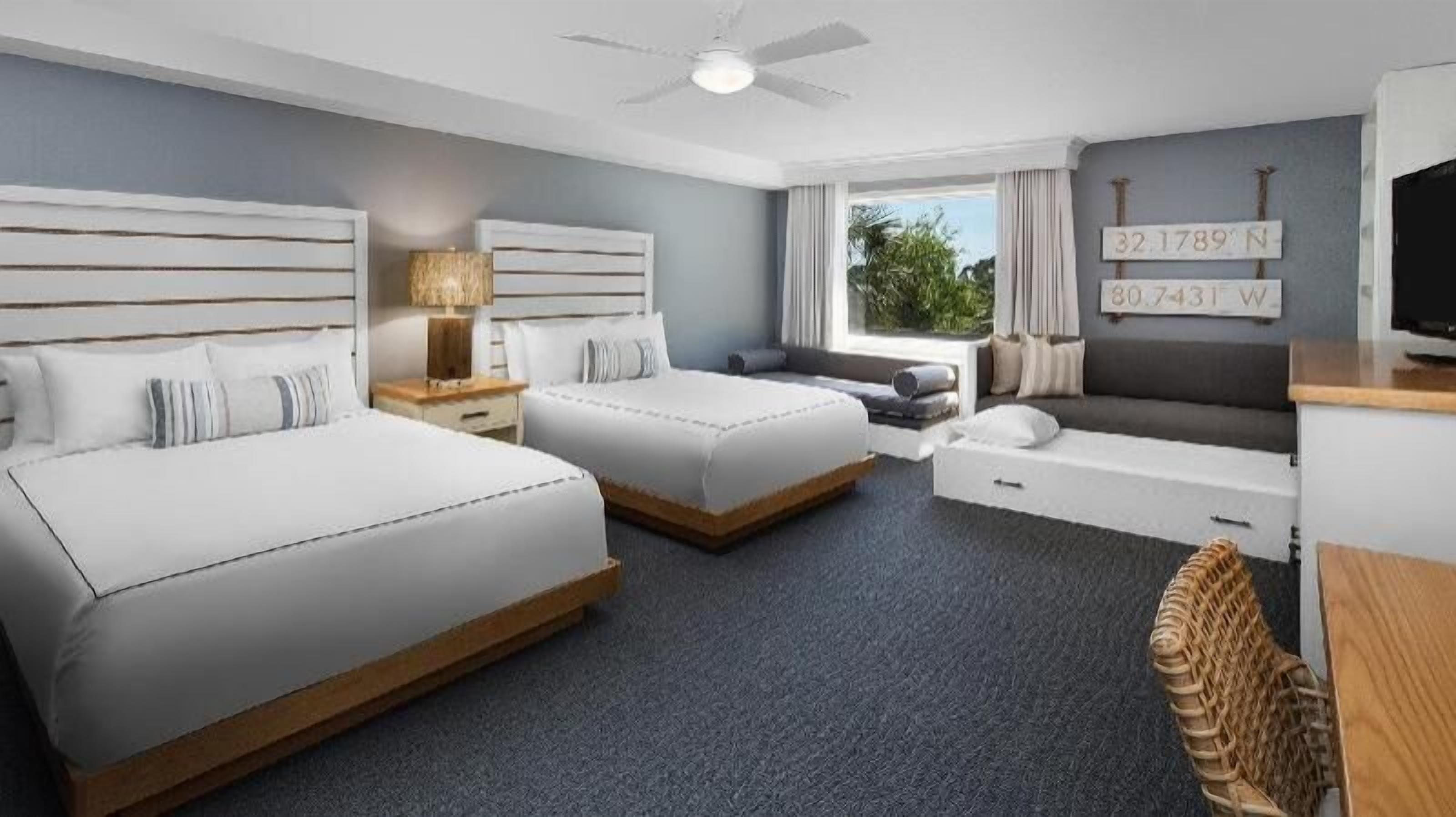 Premium bedding, in-room safe, desk, laptop workspace