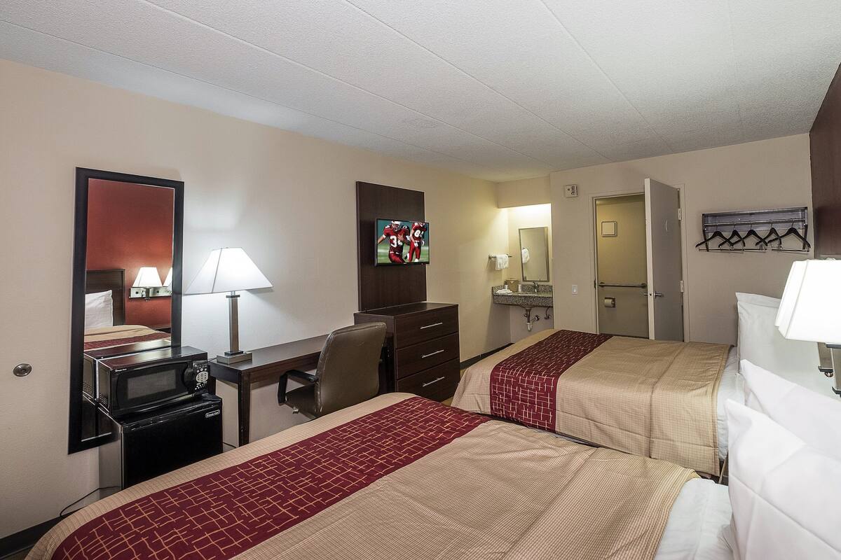 In-room safe, desk, laptop workspace, blackout drapes