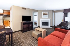 Egyptian cotton sheets, premium bedding, down comforters - Homewood Suites by Hilton Indianapolis-Keystone Crossing (Indianapolis)