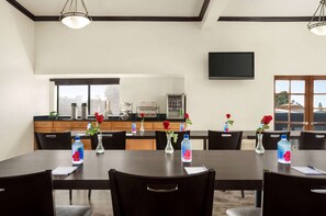 Meeting facility - Baymont by Wyndham Monterey Park (Monterey Park)