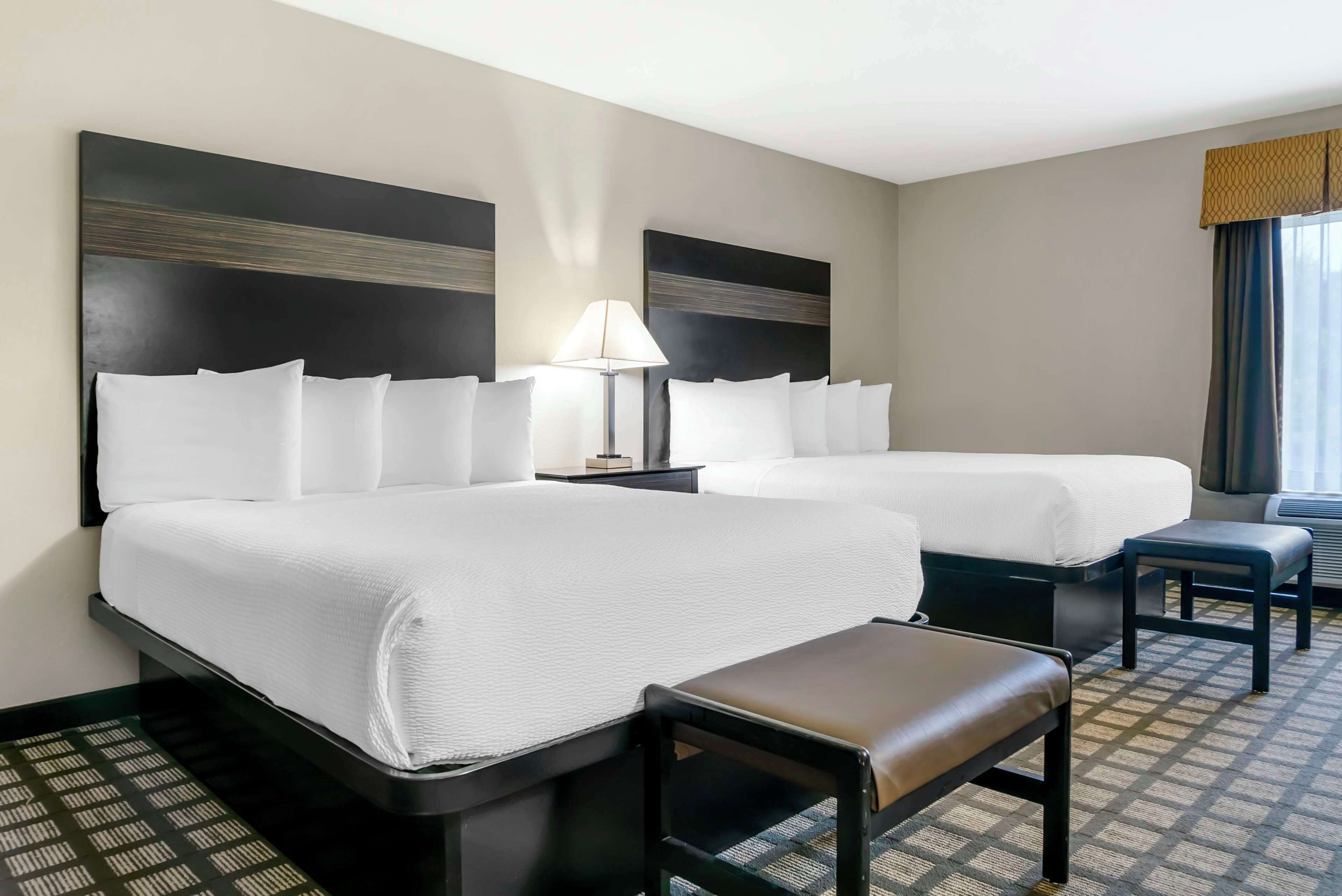 Ropa de cama hipoalergénica, tabla de planchar con plancha y wifi 