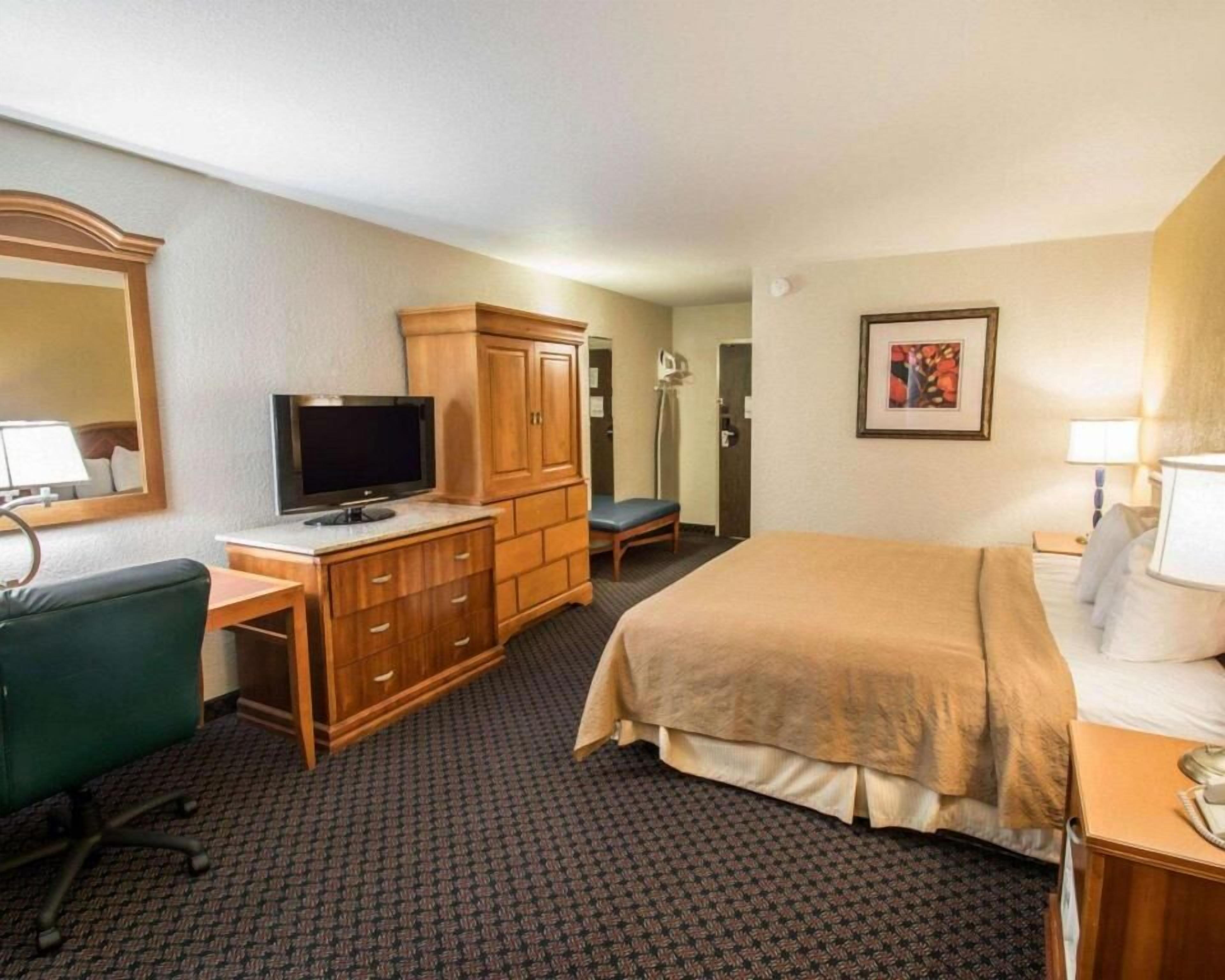 Premium bedding, down comforters, pillowtop beds, desk