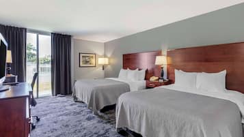 Habitación estándar, 2 camas de matrimonio, no fumadores | Ropa de cama de alta calidad y edredones de plumas