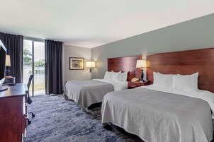 标准房, 2 张大床, 无烟房 | 高档床上用品、羽绒被、加厚床垫、办公桌