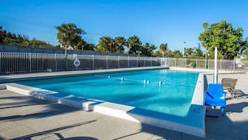 Outdoor pool, open 8:00 AM to 8:00 PM, pool loungers