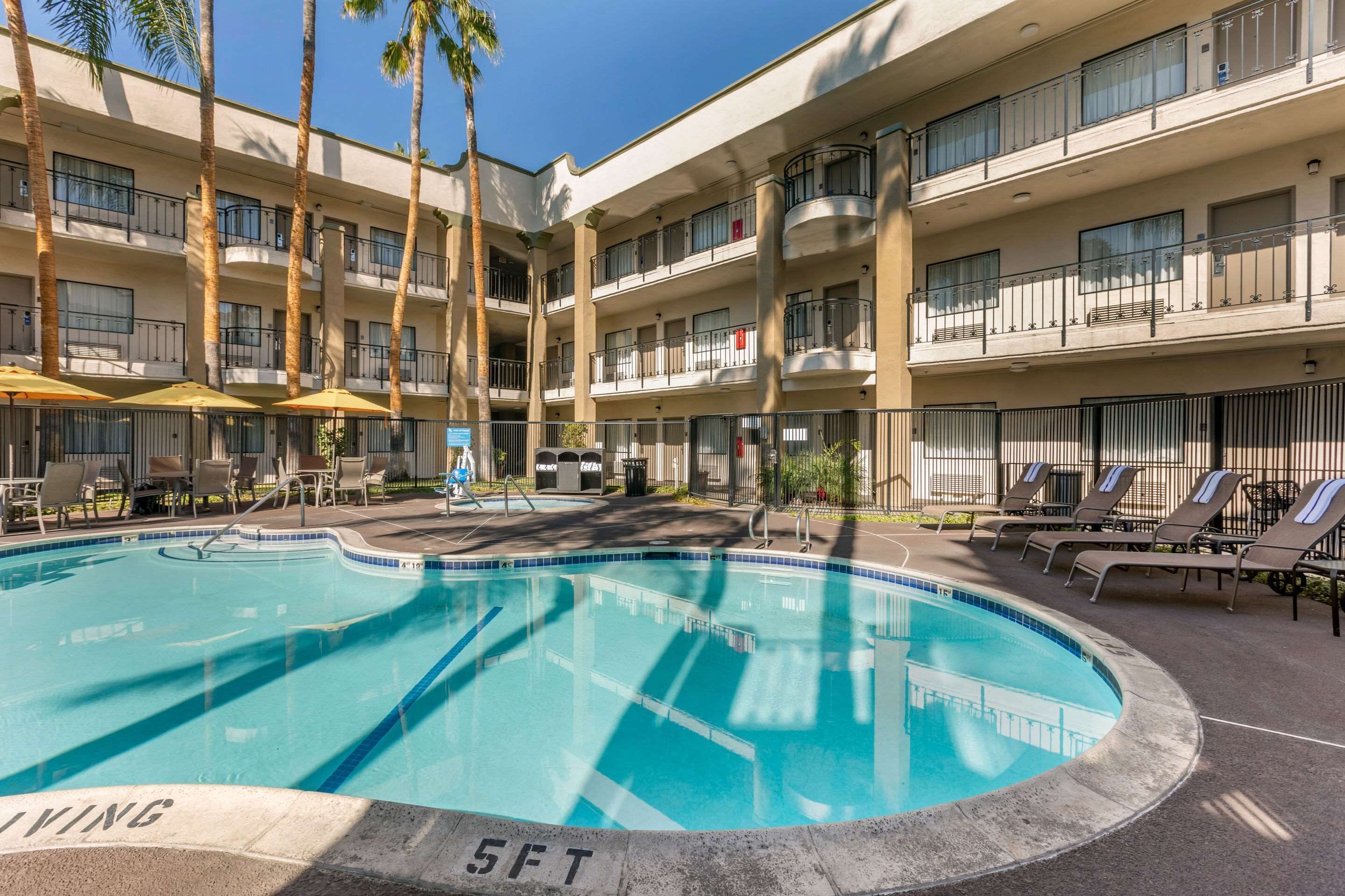 Photo - Comfort Inn & Suites Orange County John Wayne Airport