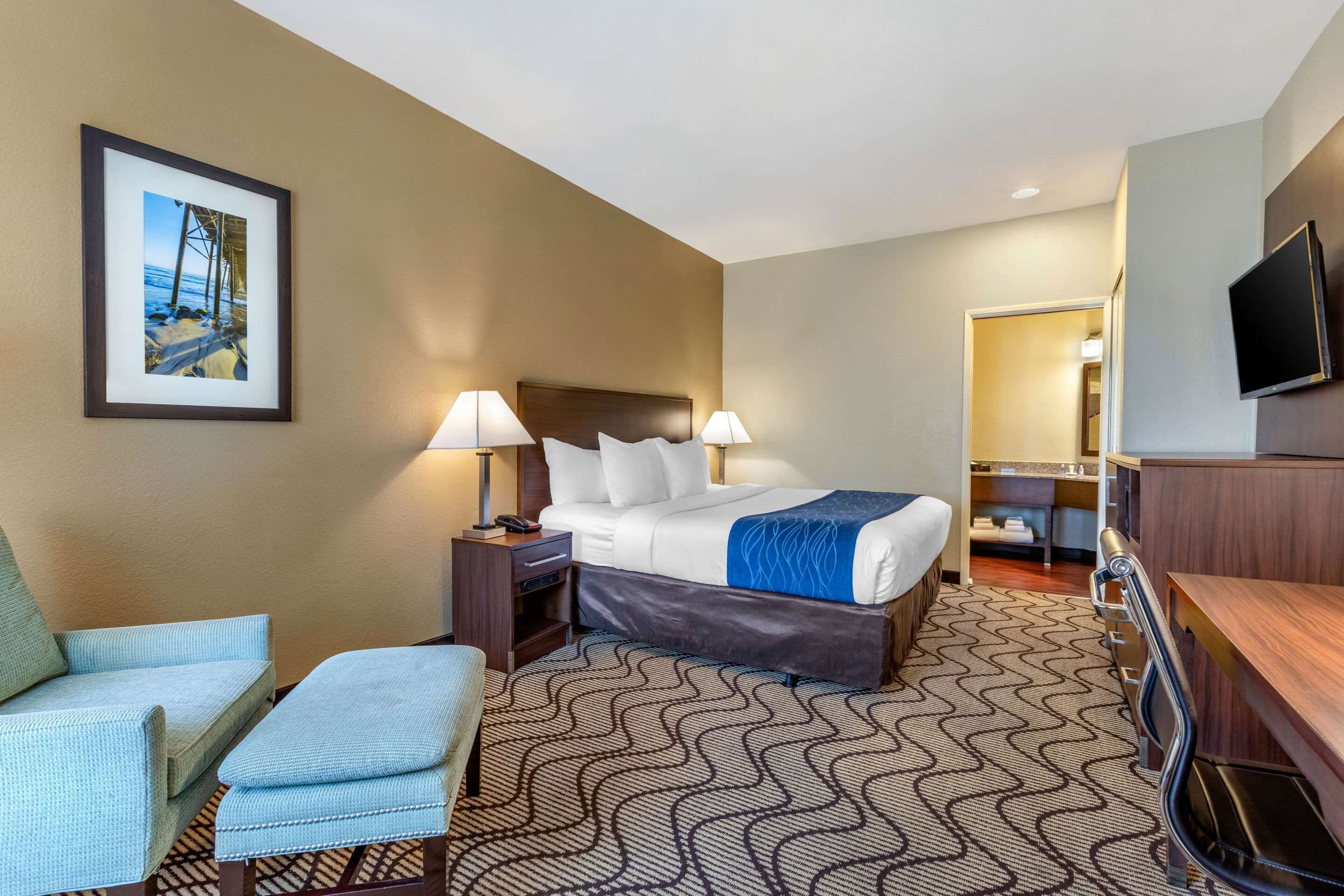 Photo - Comfort Inn & Suites Orange County John Wayne Airport
