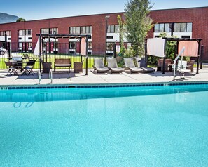 Seasonal outdoor pool, sun loungers