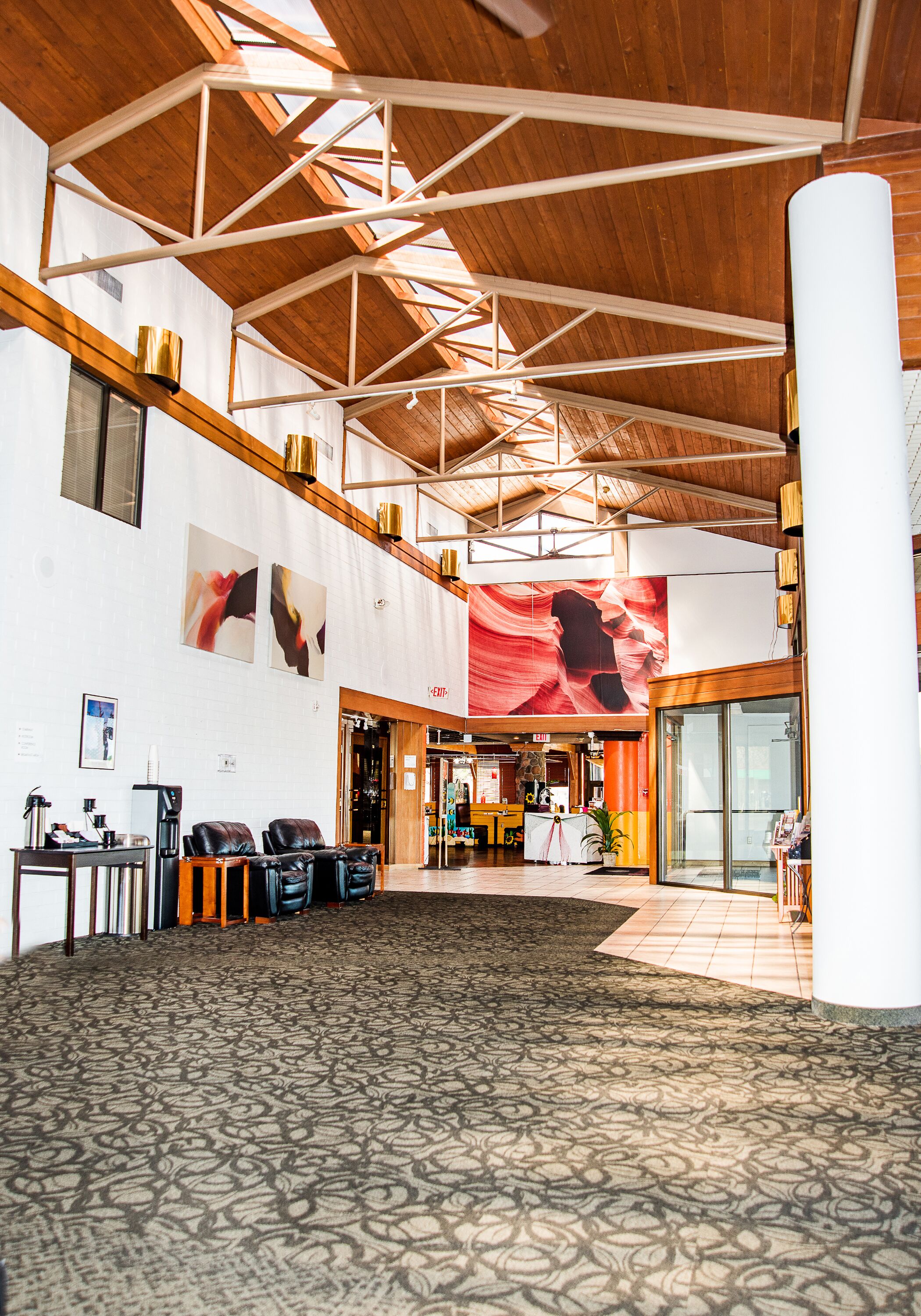 المنشأة من الداخل