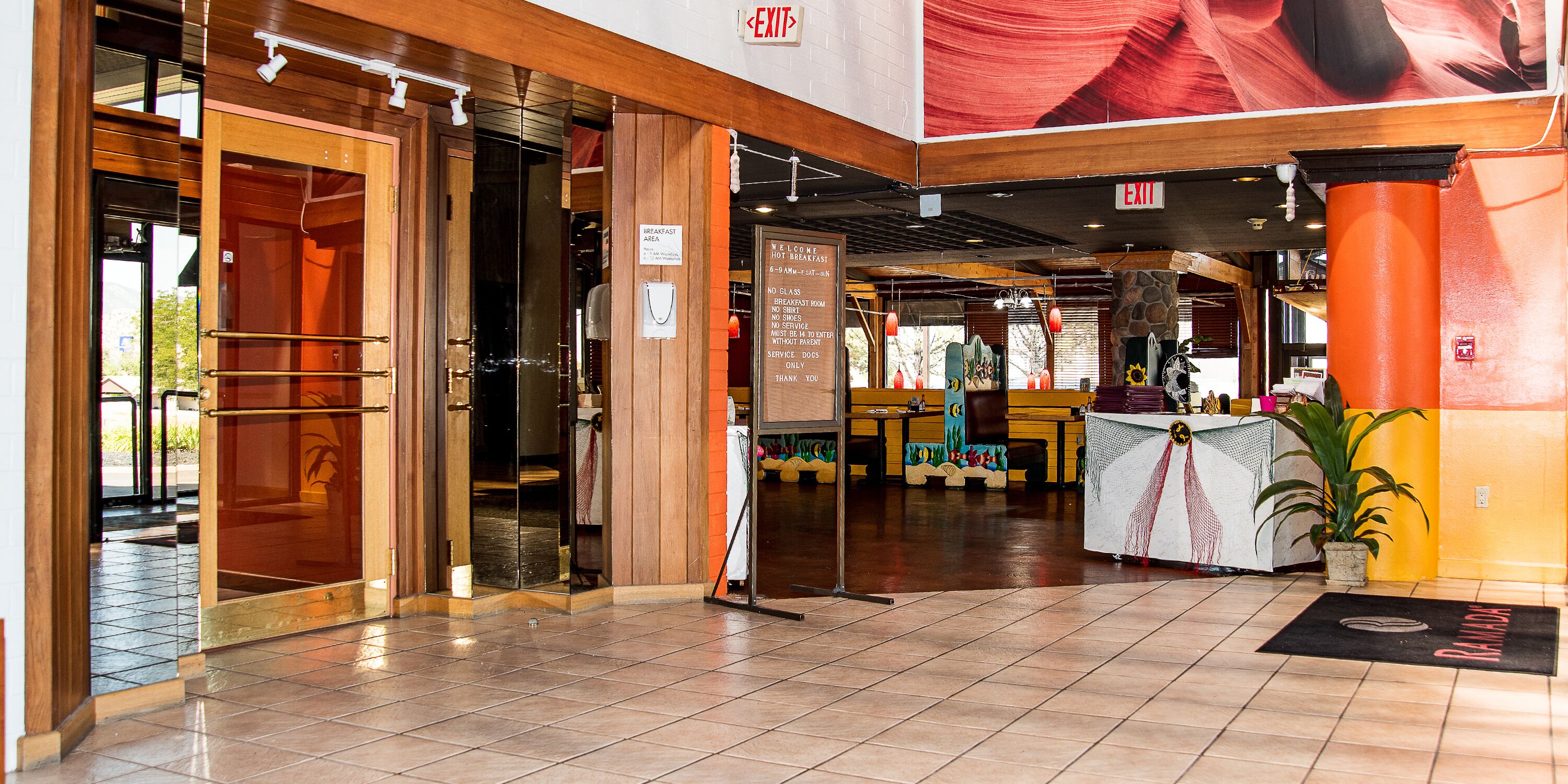 breakfast, lunch and dinner served