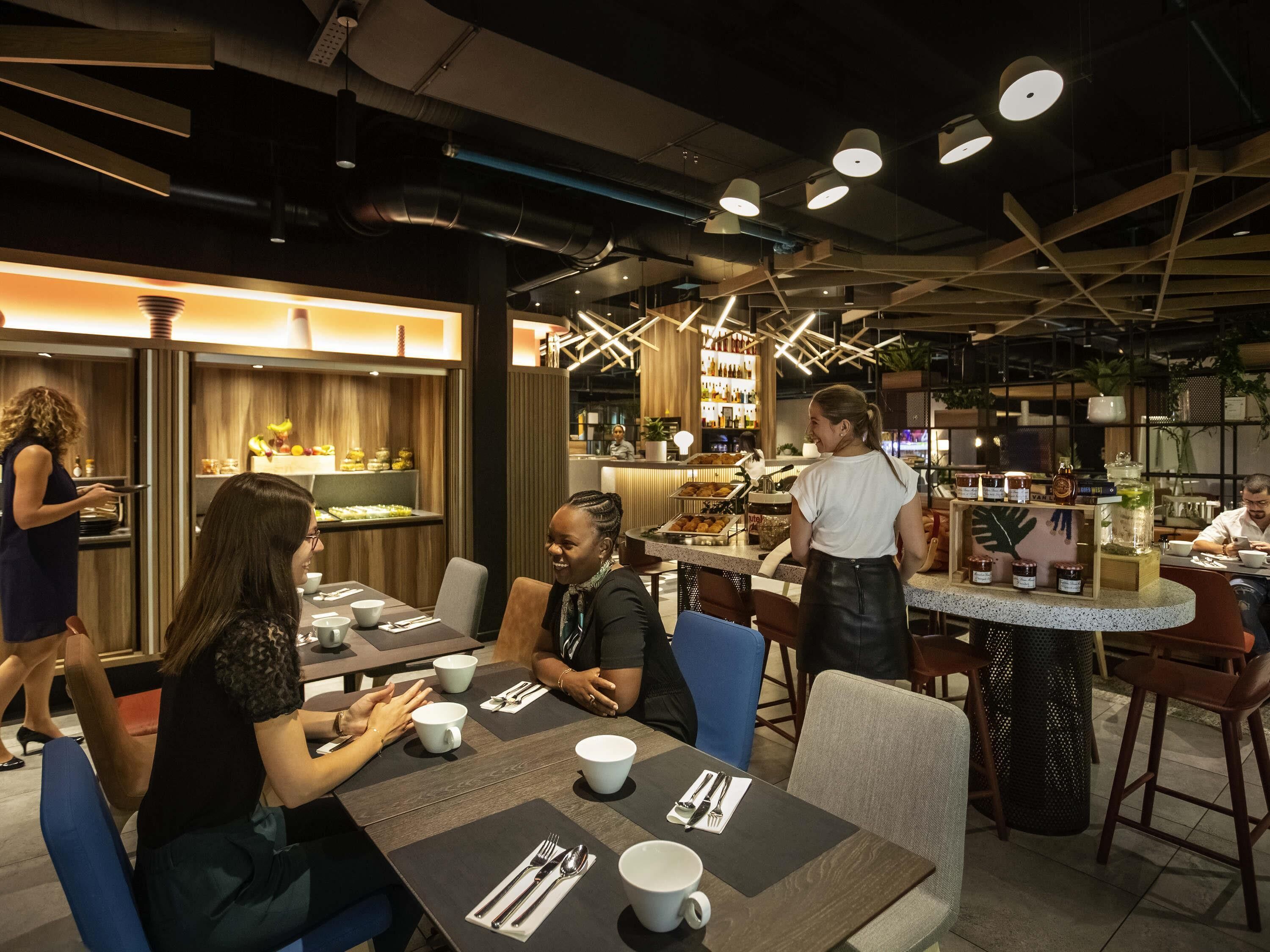 breakfast, lunch, dinner served; french cuisine