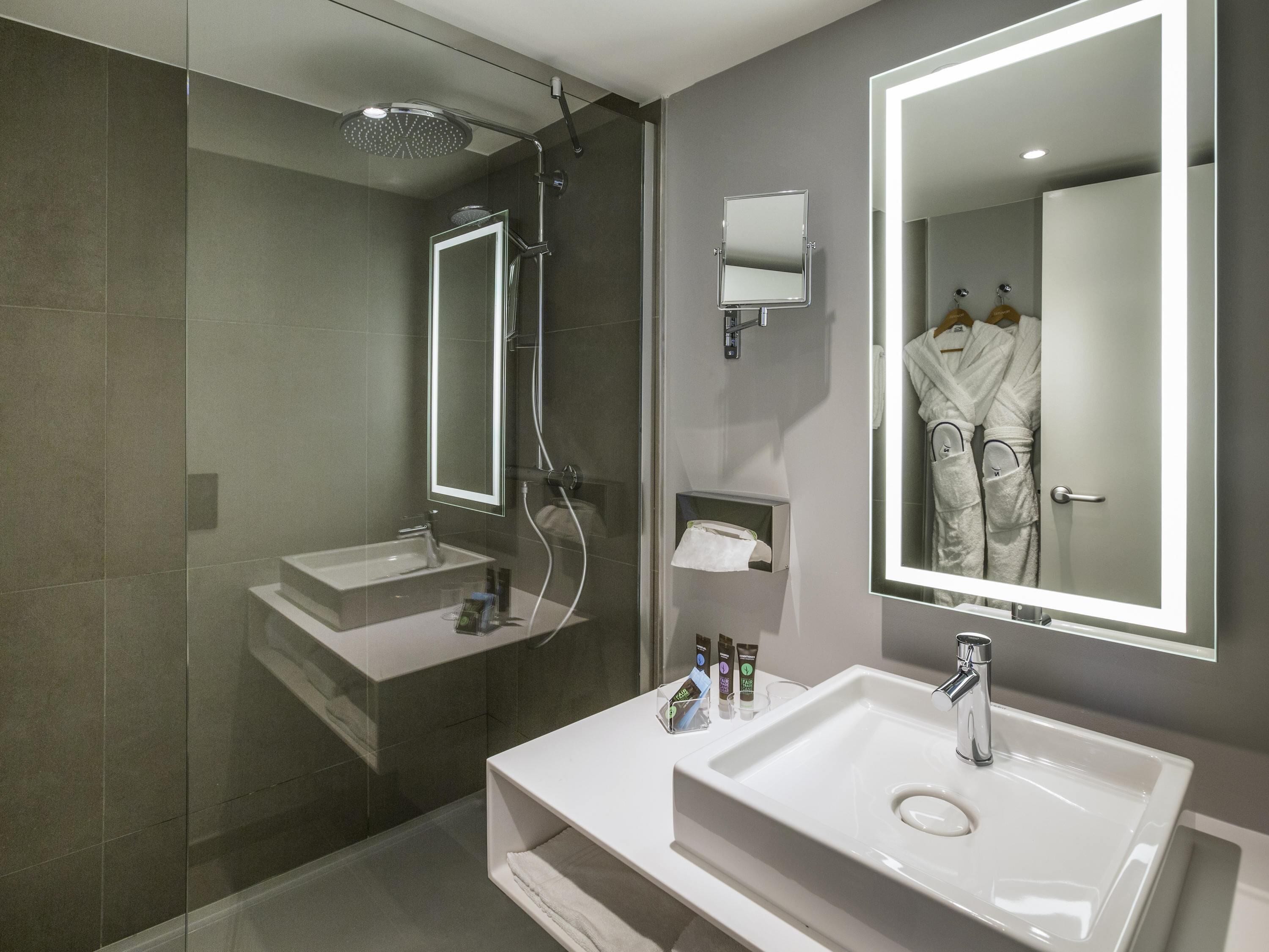 premium bedding, in-room safe, desk, blackout curtains