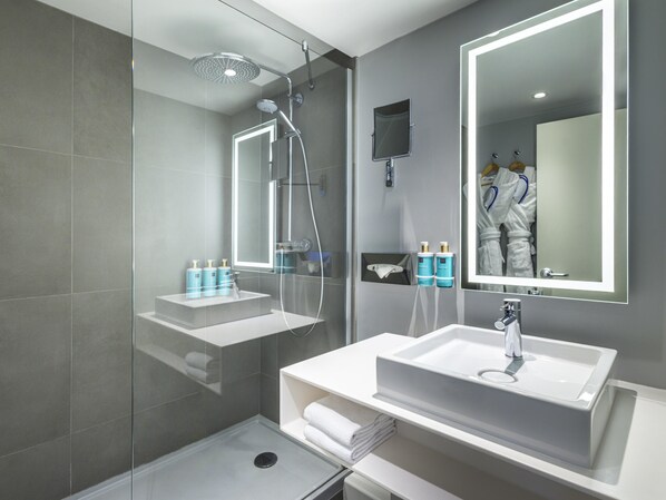Premium bedding, in-room safe, desk, blackout curtains - Novotel Strasbourg Centre Halles (Strasbourg)
