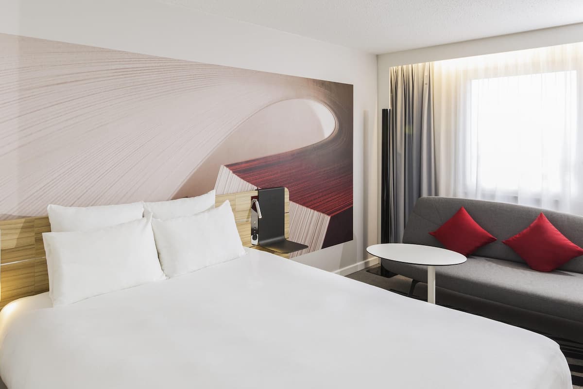 Superior Room, 1 Queen Bed with Sofa bed
