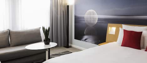 Classic Room, 1 Double Bed with Sofa bed | Premium bedding, in-room safe, desk, blackout curtains