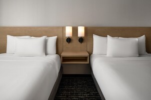 Ropa de cama de alta calidad y escritorio