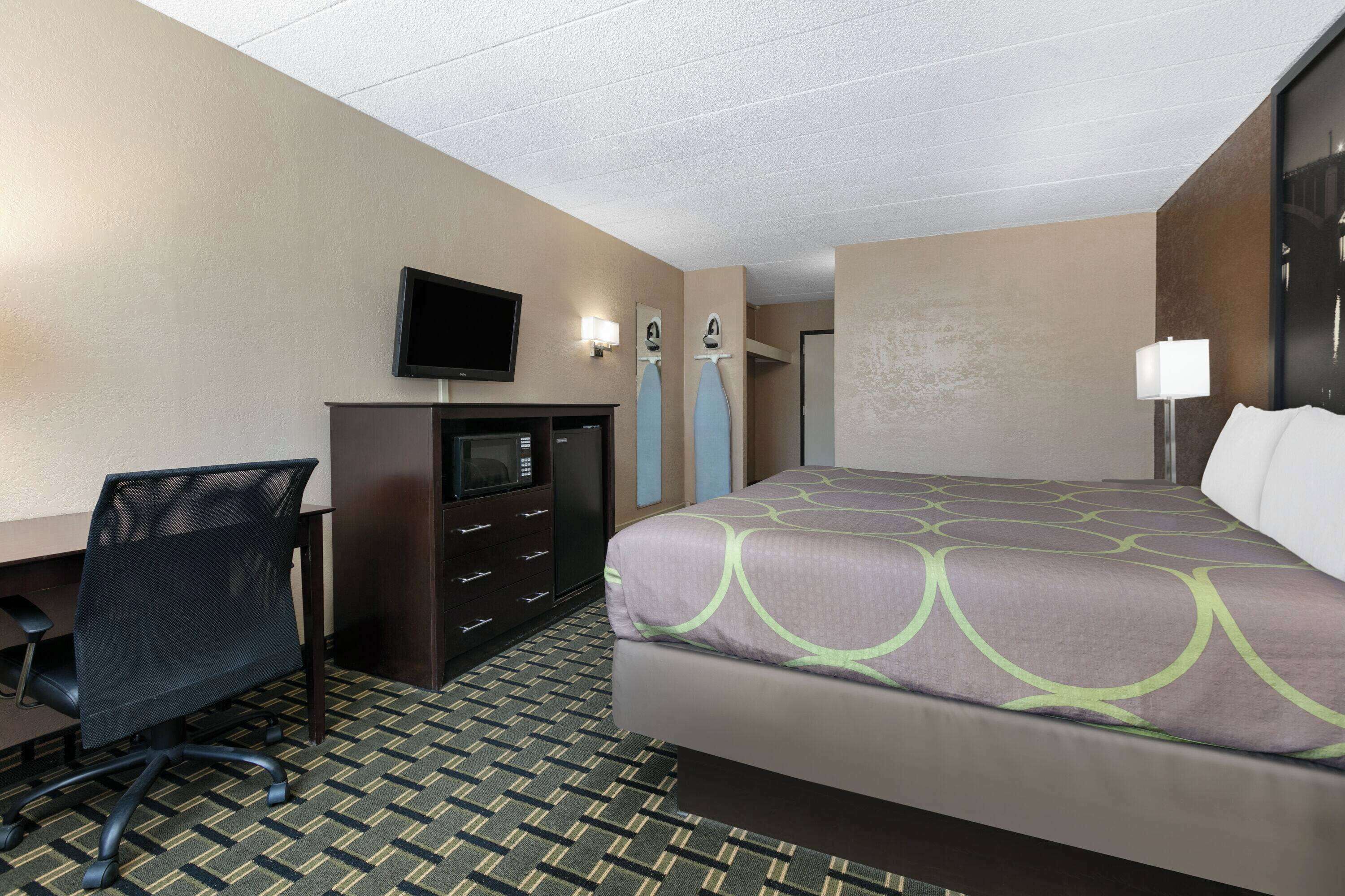 Photo - Super 8 by Wyndham Grand Prairie North