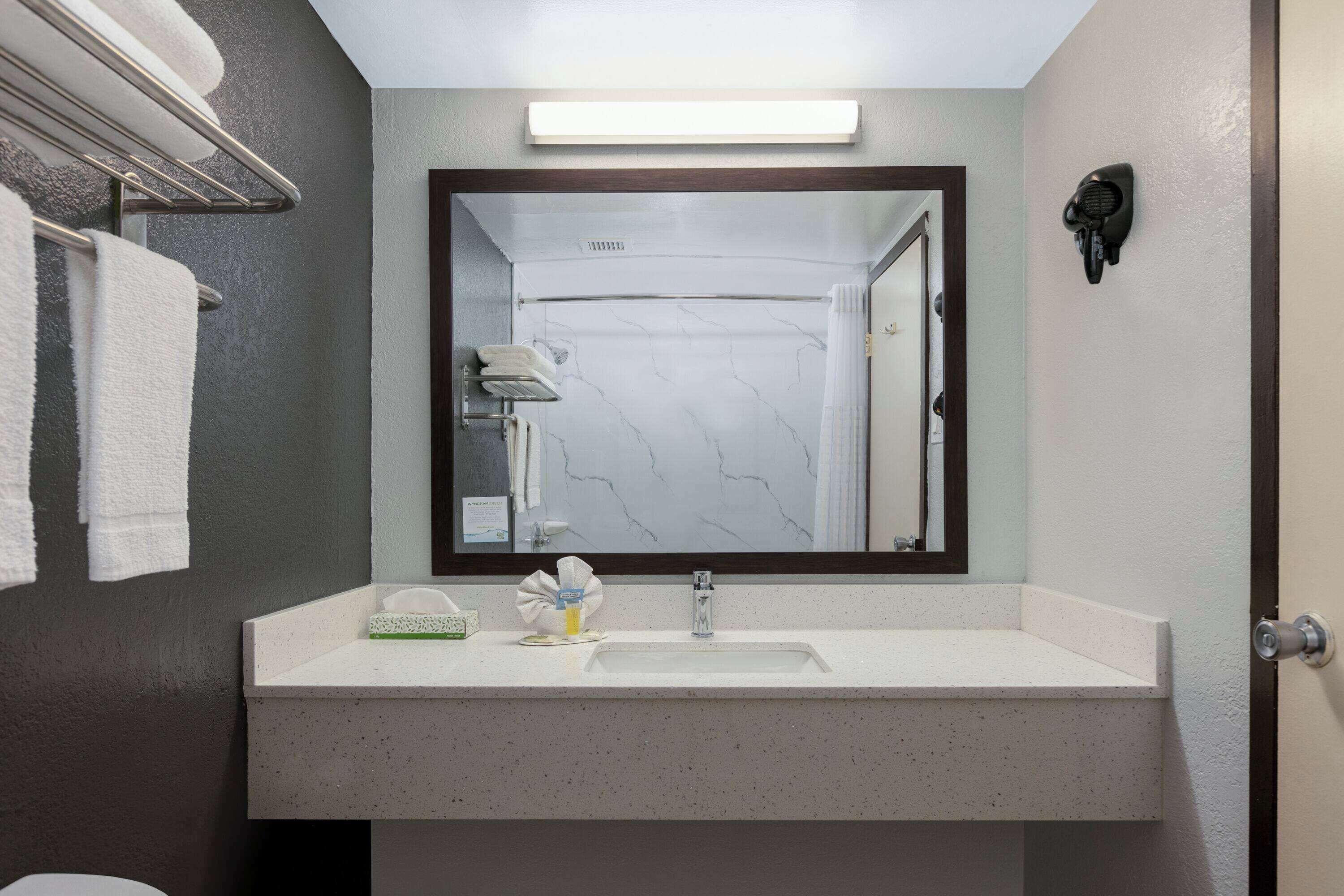 Photo - Super 8 by Wyndham Grand Prairie North