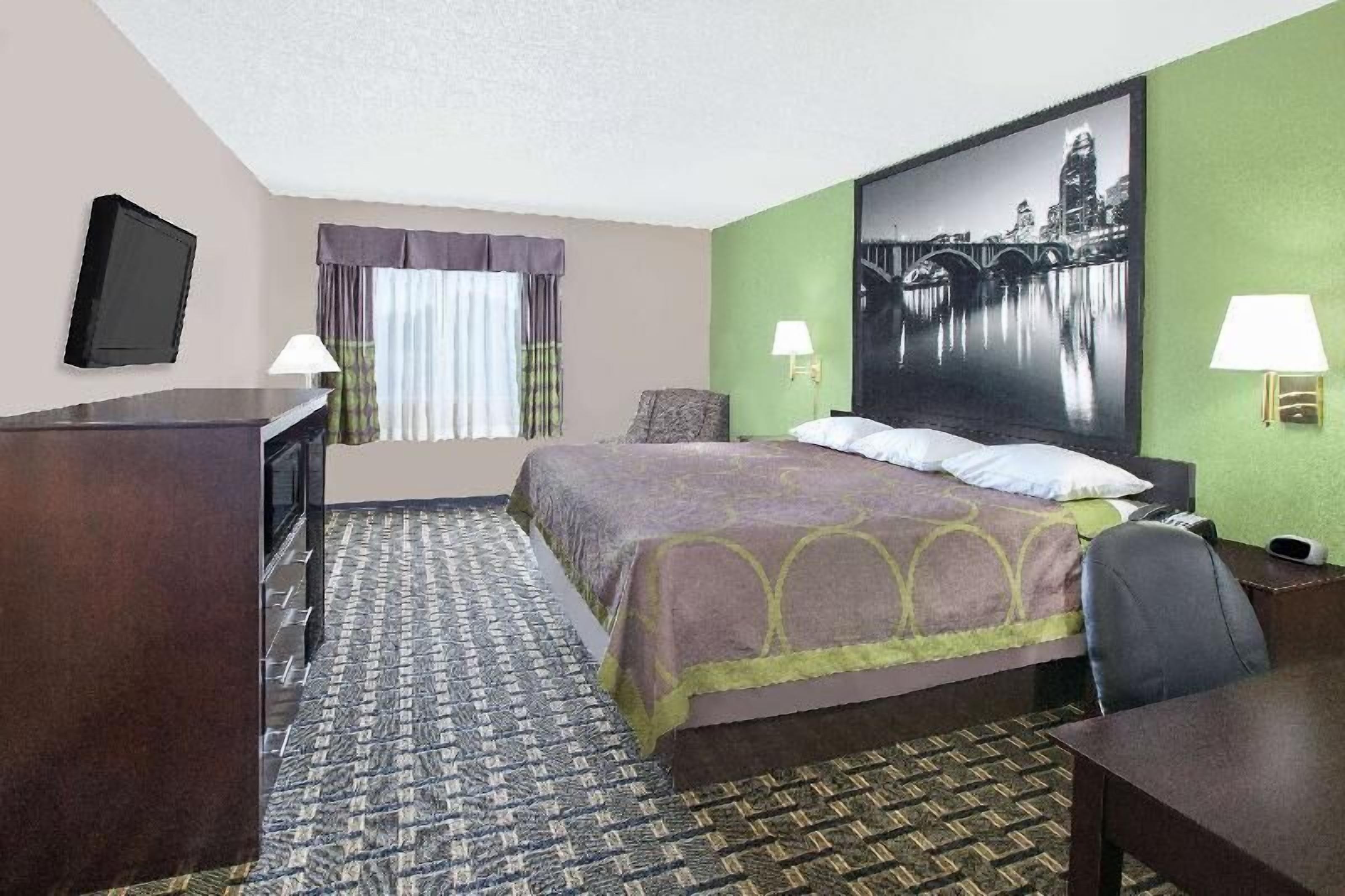 Desk, iron/ironing board, free WiFi, bed sheets
