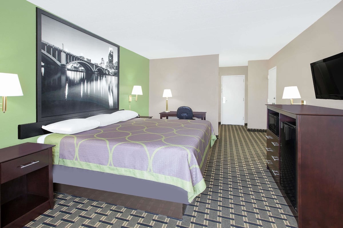 Desk, iron/ironing board, free WiFi, bed sheets