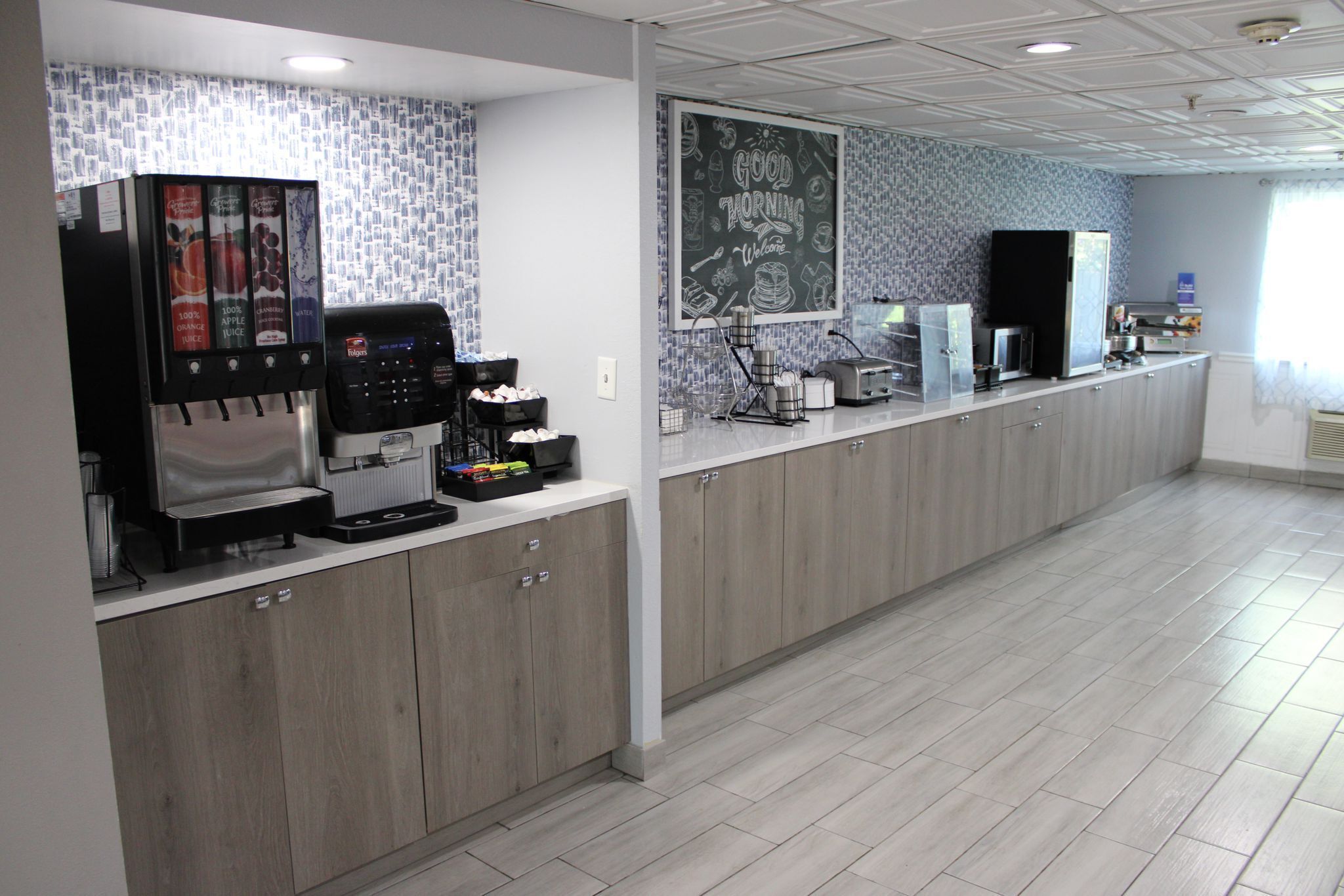 free daily continental breakfast