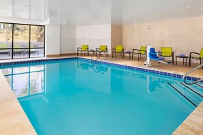 Piscine intérieure