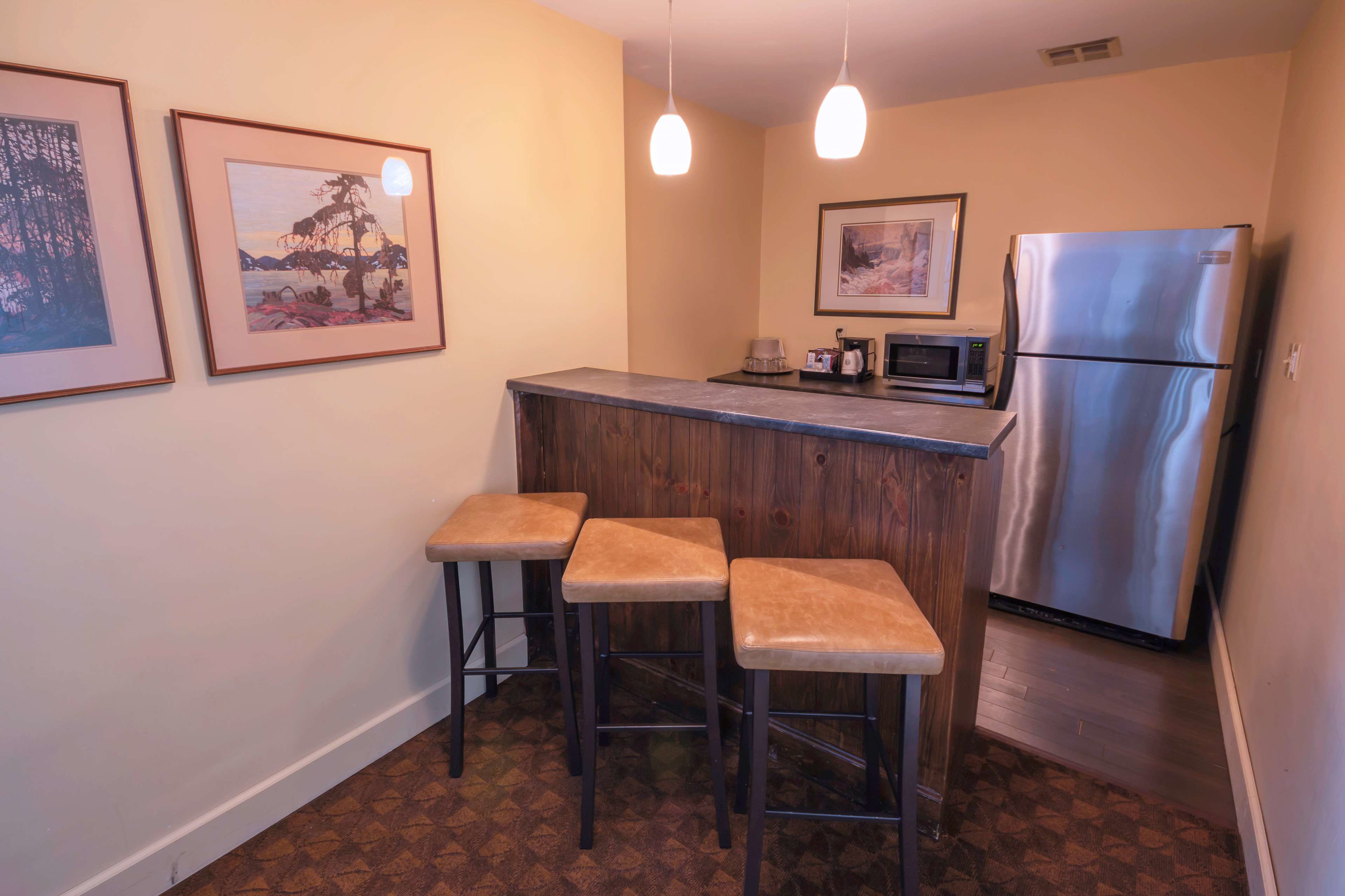 suite, multiple beds, non smoking, jetted tub | private kitchenette | mini-fridge, microwave, coffee/tea maker