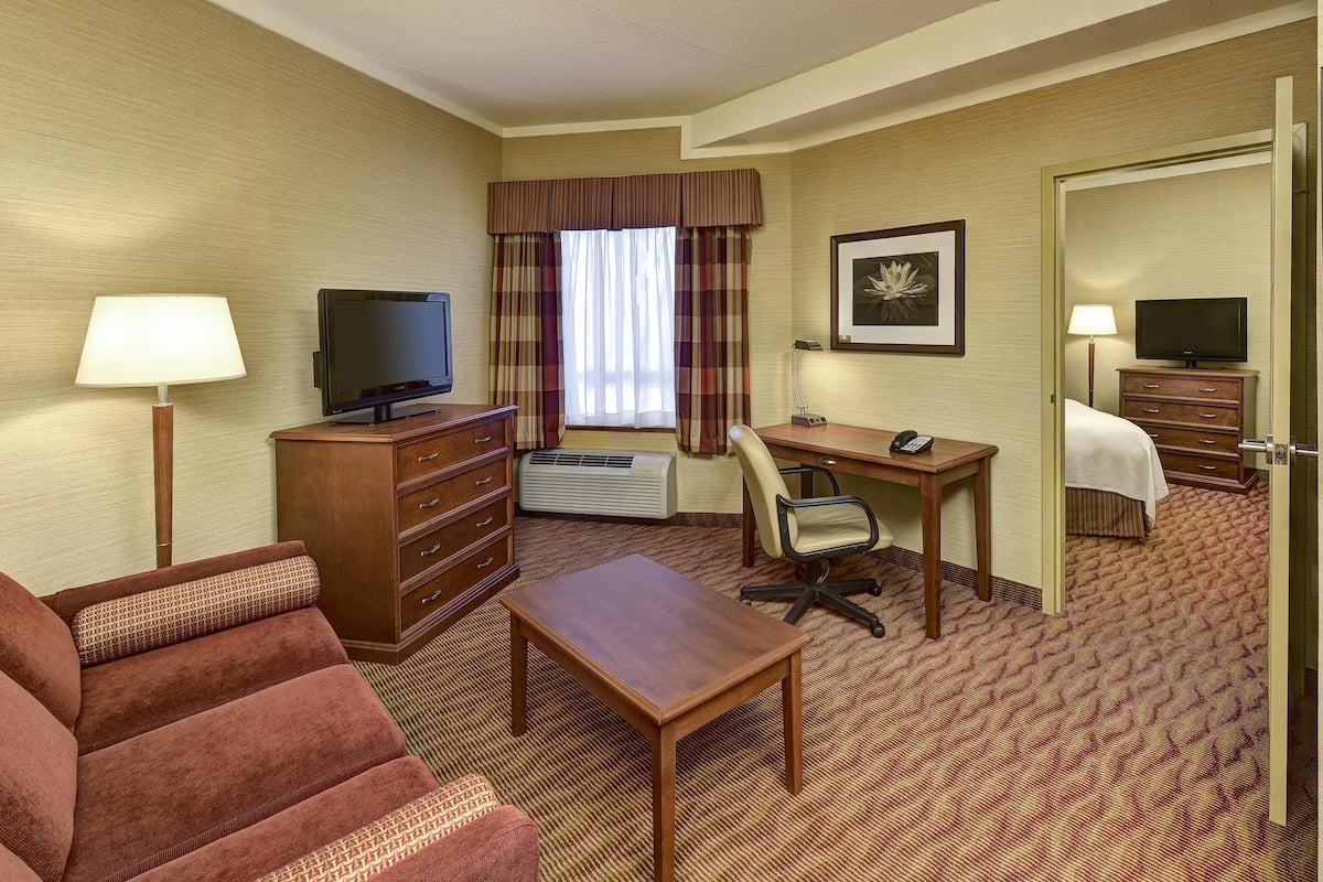 Suite, 1 Queen Bed, Non Smoking, Kitchenette | 1 bedroom, desk, blackout drapes, iron/ironing board