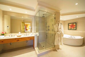 Suite, 1 Queen Bed, Non Smoking, Jetted Tub | Bathroom | Eco-friendly toiletries, hair dryer, towels