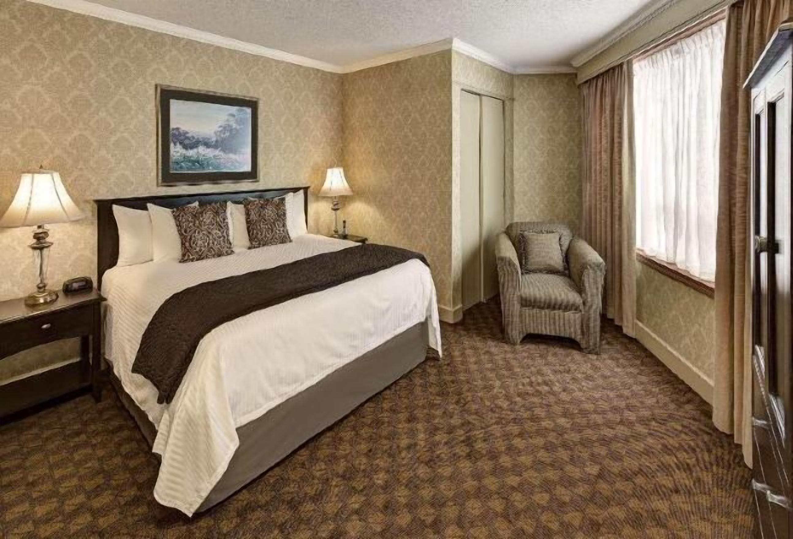 Desk, blackout drapes, iron/ironing board, free WiFi