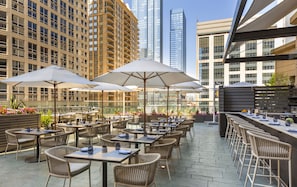 Breakfast, lunch, dinner served; American cuisine, al fresco dining