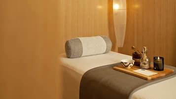 Couples treatment rooms, body treatments, hydrotherapy, aromatherapy