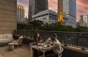 Suite, Terrace (Water Tower) | Premium bedding, down duvets, pillow-top beds, minibar - Park Hyatt Chicago (Chicago)