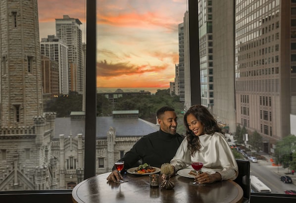 Breakfast, lunch, dinner served; American cuisine, al fresco dining - Park Hyatt Chicago (Chicago)