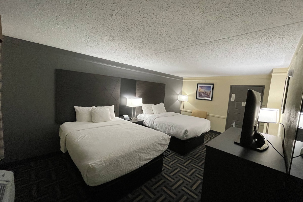 1 bedroom, premium bedding, desk, iron/ironing board