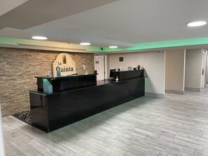 Reception - Baymont by Wyndham Indianapolis Airport Lynhurst (Indianapolis)