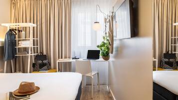 Standard Double Room, 1 Double Bed | Desk, free cribs/infant beds, free WiFi, bed sheets