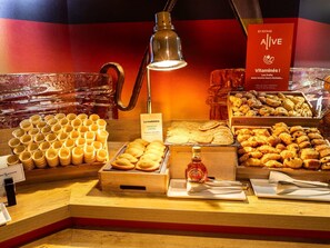 Desayuno buffet todos los días (con cargo)