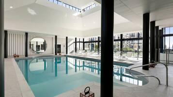 Indoor pool, sun loungers