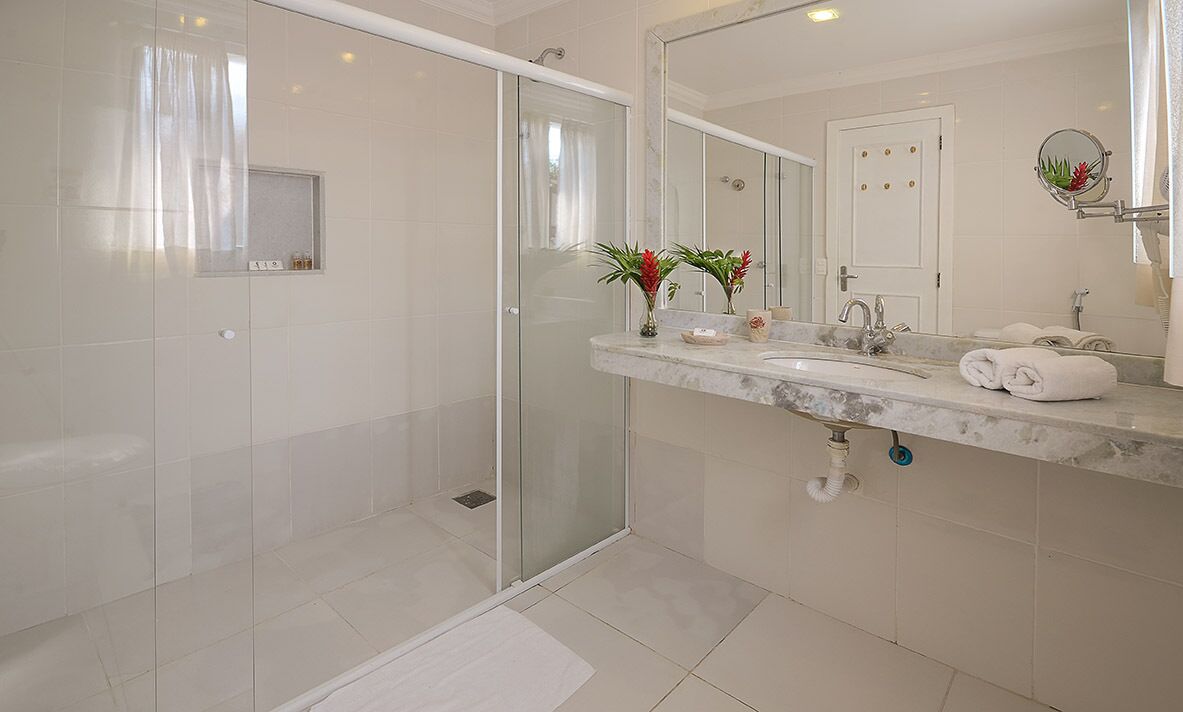 superior suite, balcony | bathroom | shower, free toiletries, towels