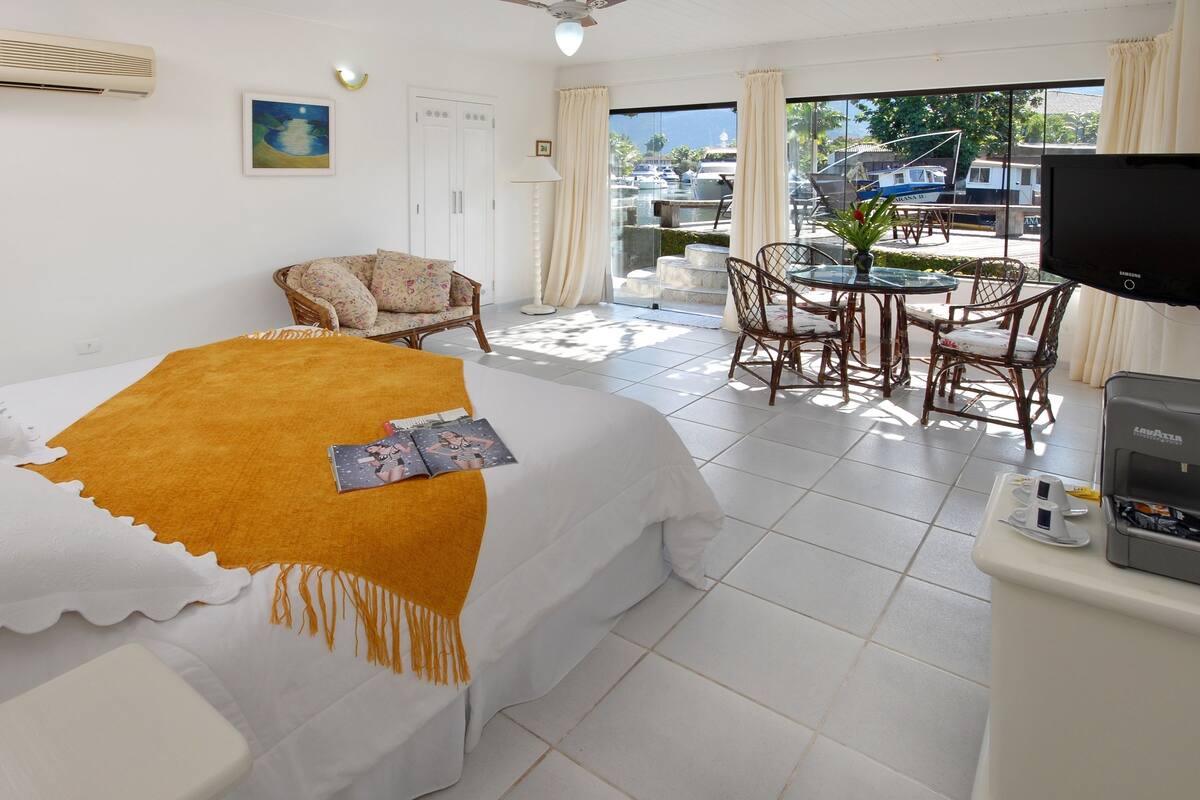 1 bedroom, minibar, in-room safe, individually decorated