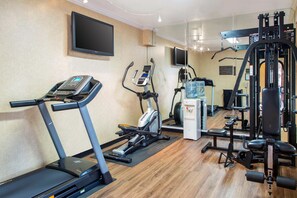 Fitness facility - Comfort Inn and Suites San Francisco Airport North (South San Francisco)