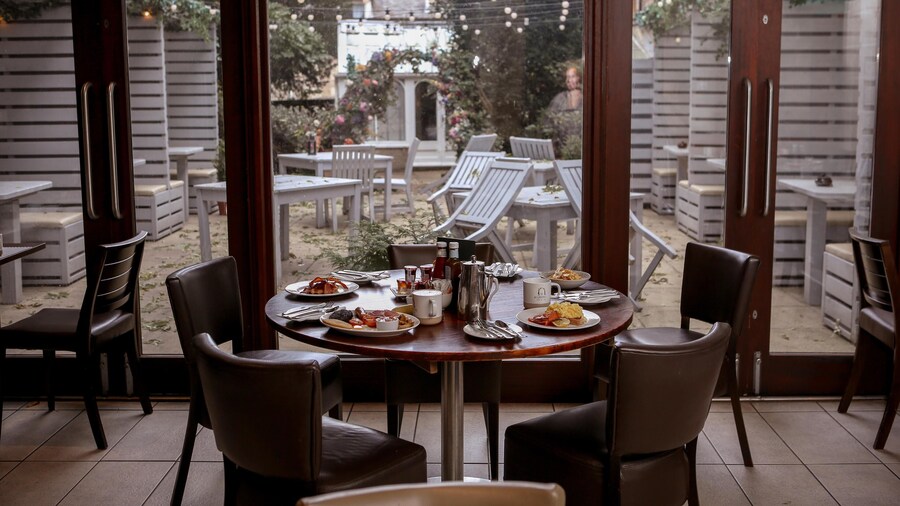 JA The Bruntsfield - Edinburgh