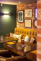 Bar (en el alojamiento)