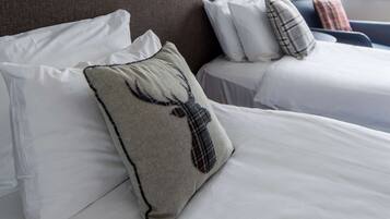 Executive Room, 2 Twin Beds, Non Smoking | Hypo-allergenic bedding, in-room safe, iron/ironing board