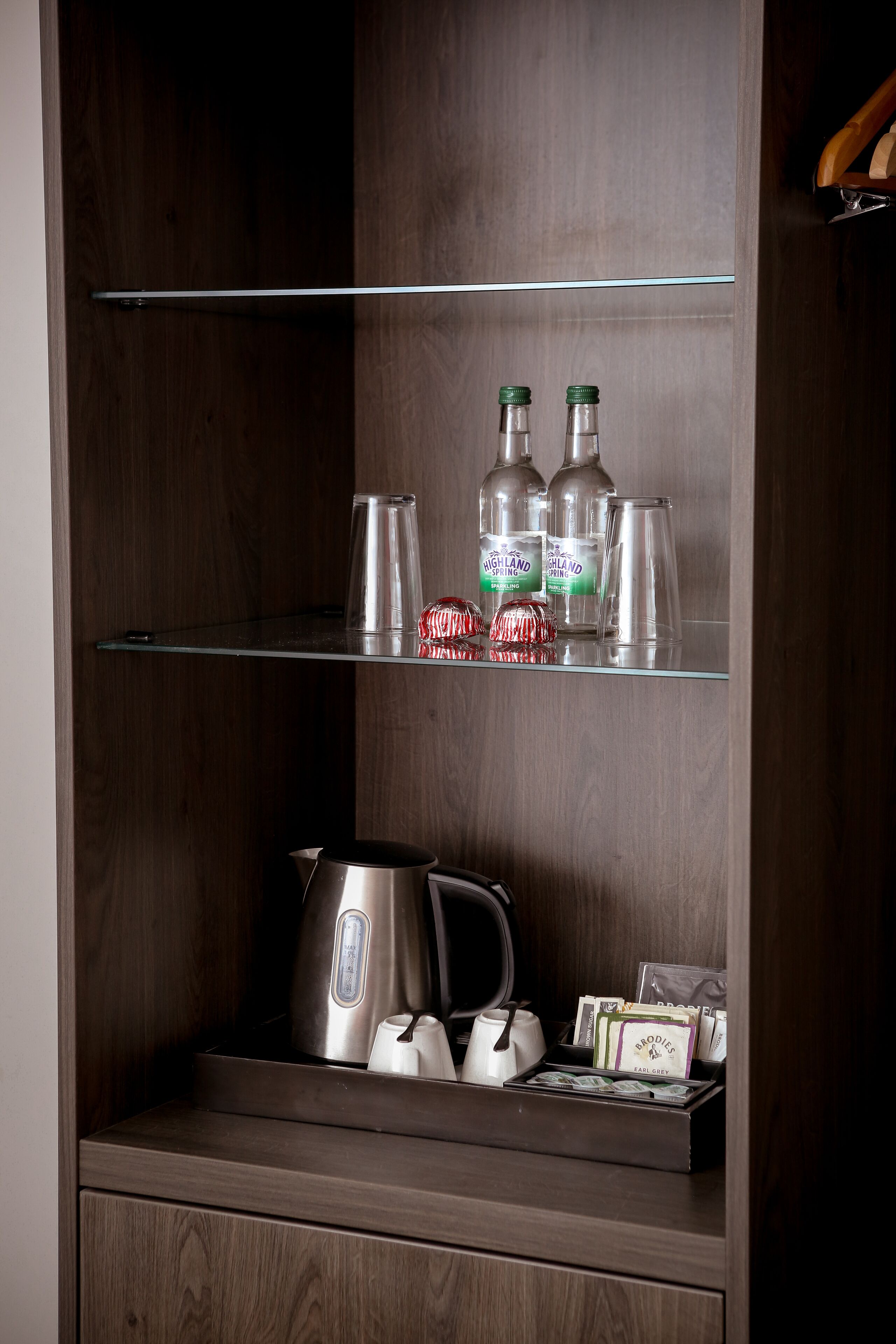 comfort room, 1 double bed, non smoking | 1 bedroom, hypo-allergenic bedding, in-room safe, iron/ironing board