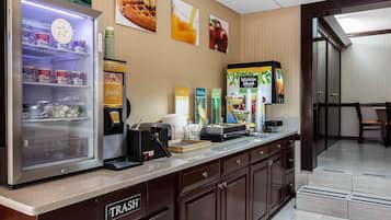 Buffet déjeuner gratuit tous les jours