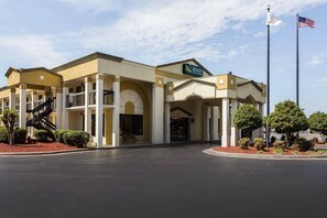 Exterior - Quality Inn & Suites Mooresville - Lake Norman (Mooresville)