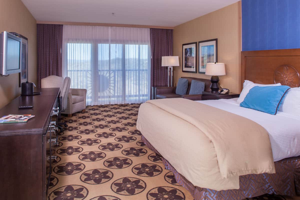 Deluxe Room, 1 King Bed | Premium bedding, down comforters, in-room safe, desk