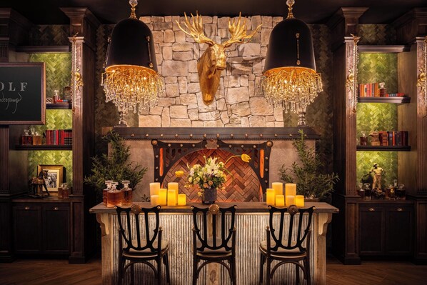 4 restaurants, breakfast, lunch, dinner served; American cuisine